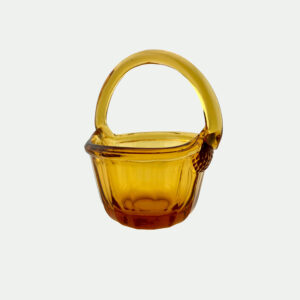 Petit panier en verre souflé ambre