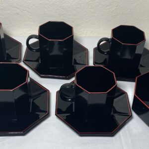 Lot de 5 tasses et soucoupes + 1 sucrier